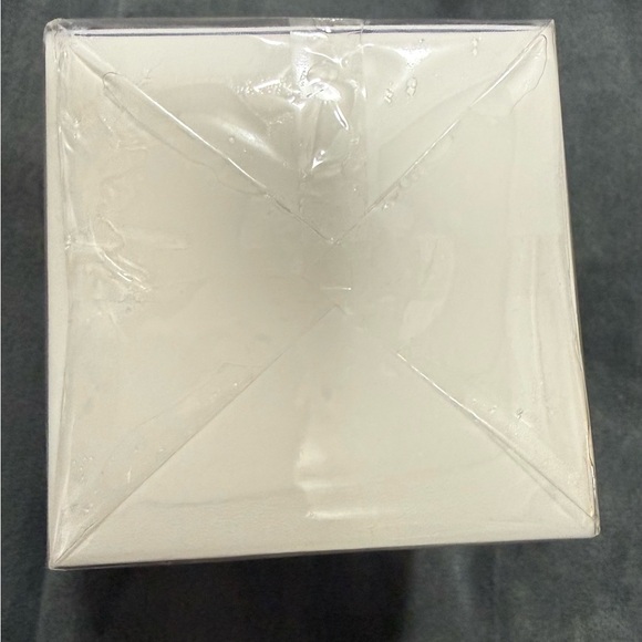 Vera Wang Eau de Parfum with Silver Cap - Picture 3 of 4